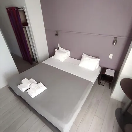Hotel De La Gare 2*